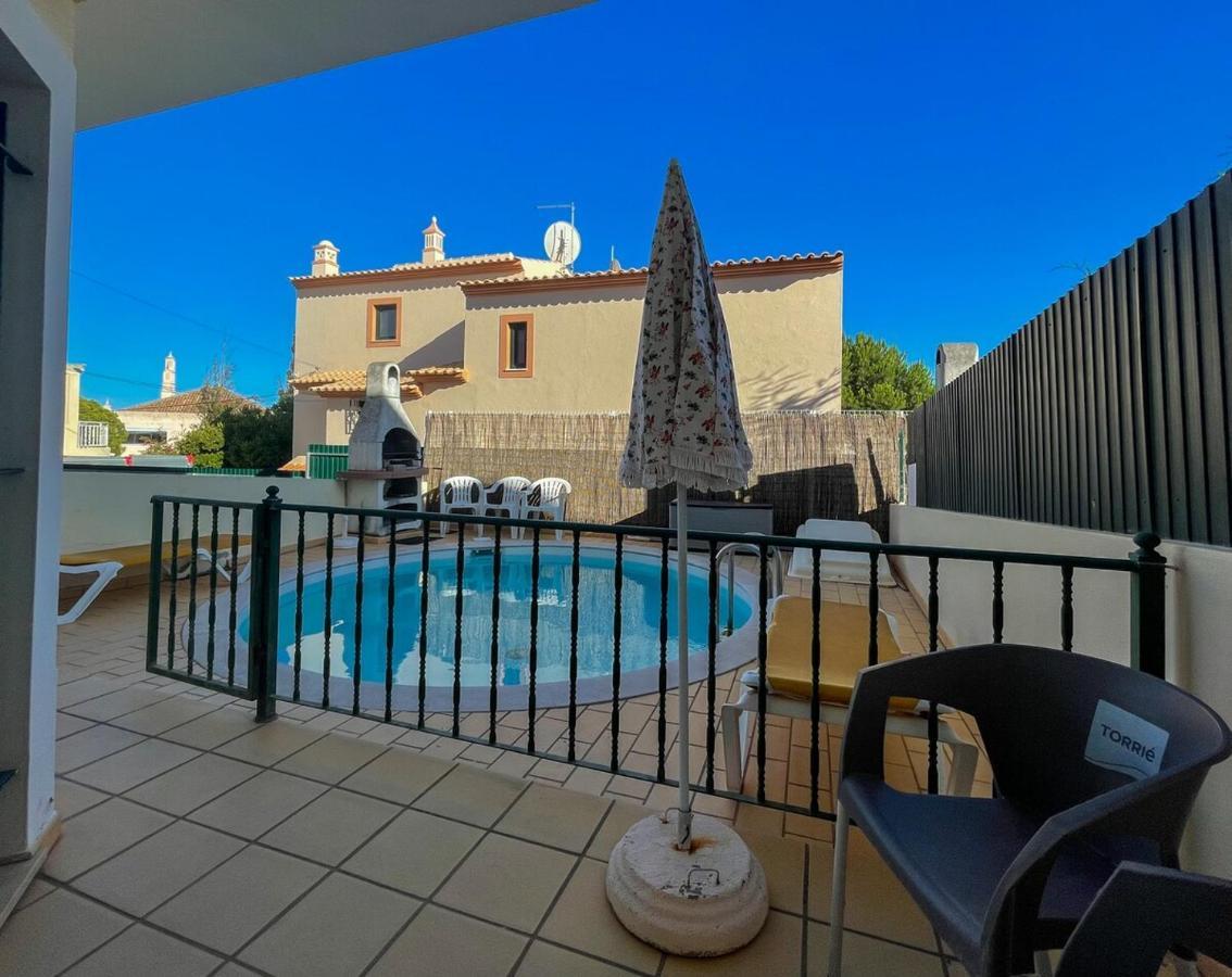 アルブフェイラ Moradia T3 Aguia Marina, Com Piscina E Bbqヴィラ エクステリア 写真